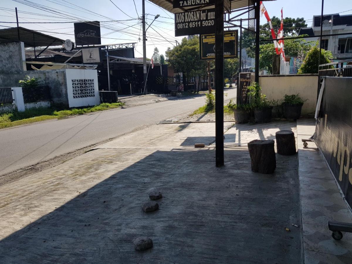 Oyo 93162 Cempaka Syariah Medan Exterior foto
