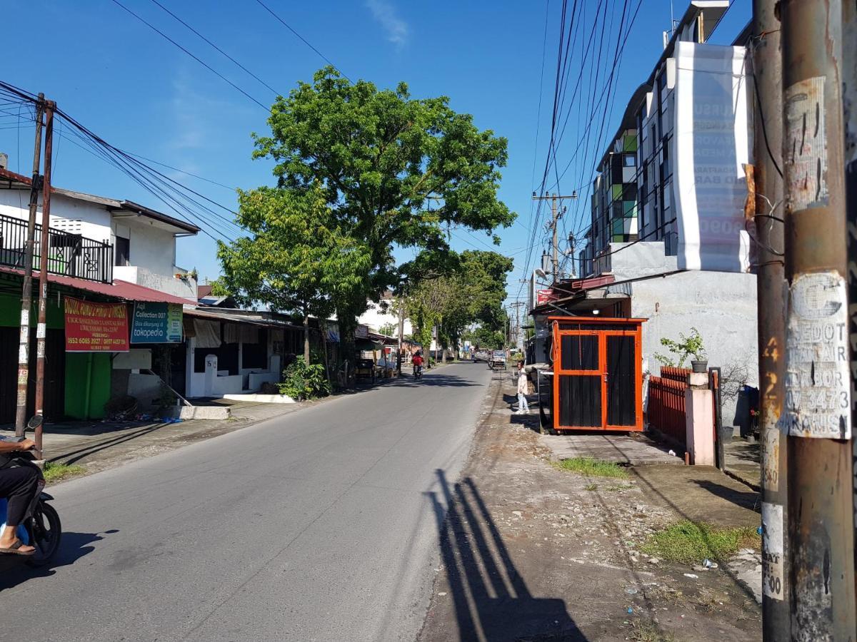 Oyo 93162 Cempaka Syariah Medan Exterior foto