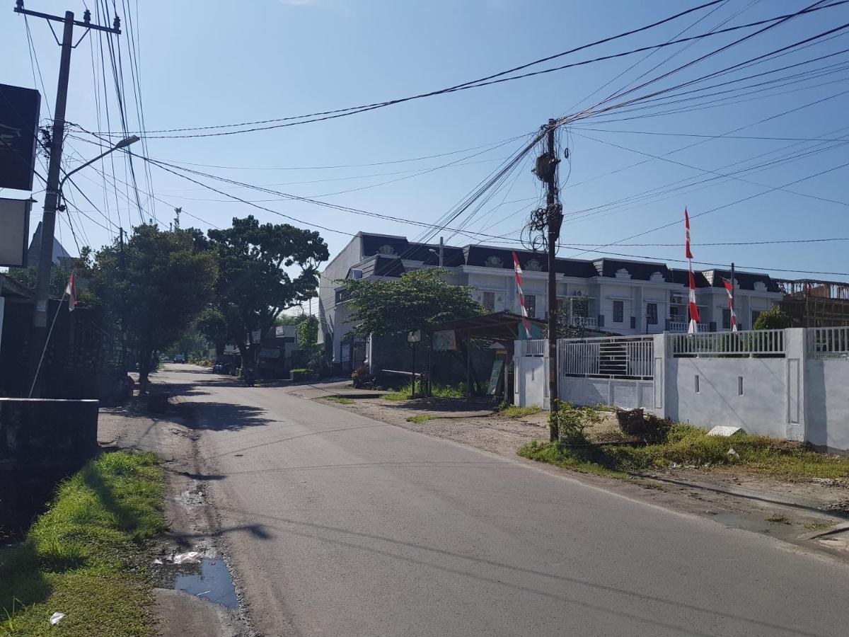 Oyo 93162 Cempaka Syariah Medan Exterior foto