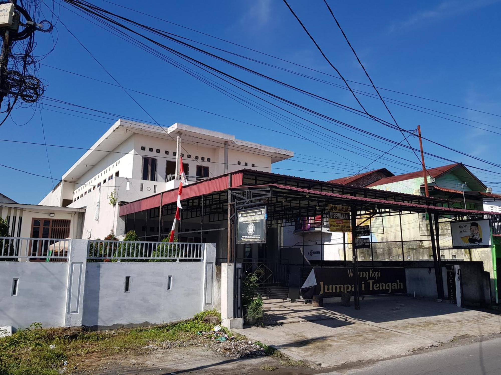 Oyo 93162 Cempaka Syariah Medan Exterior foto