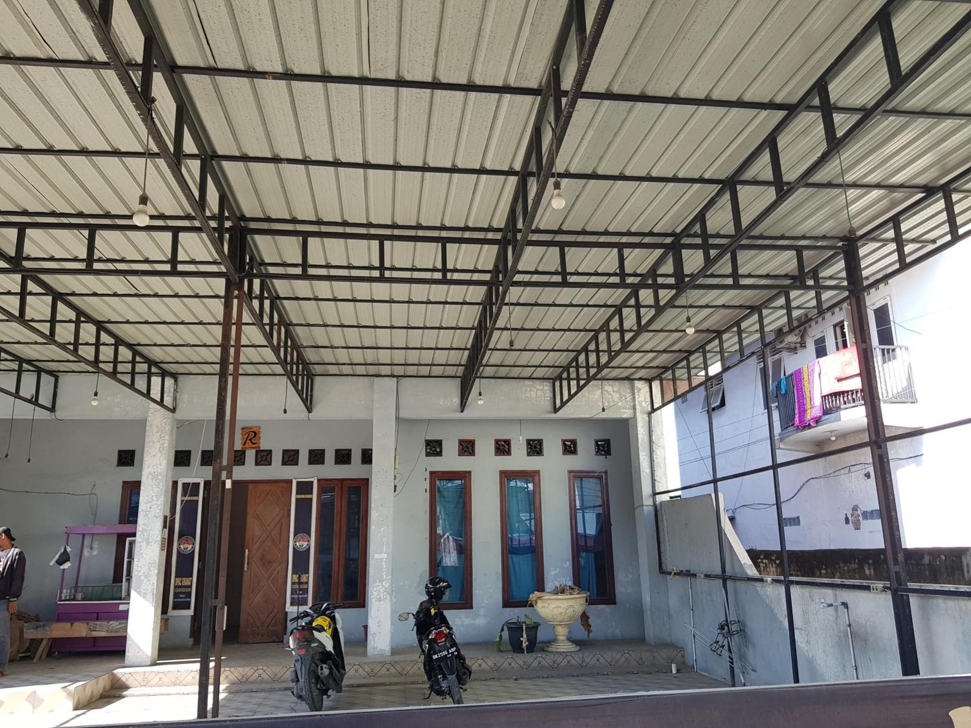 Oyo 93162 Cempaka Syariah Medan Exterior foto